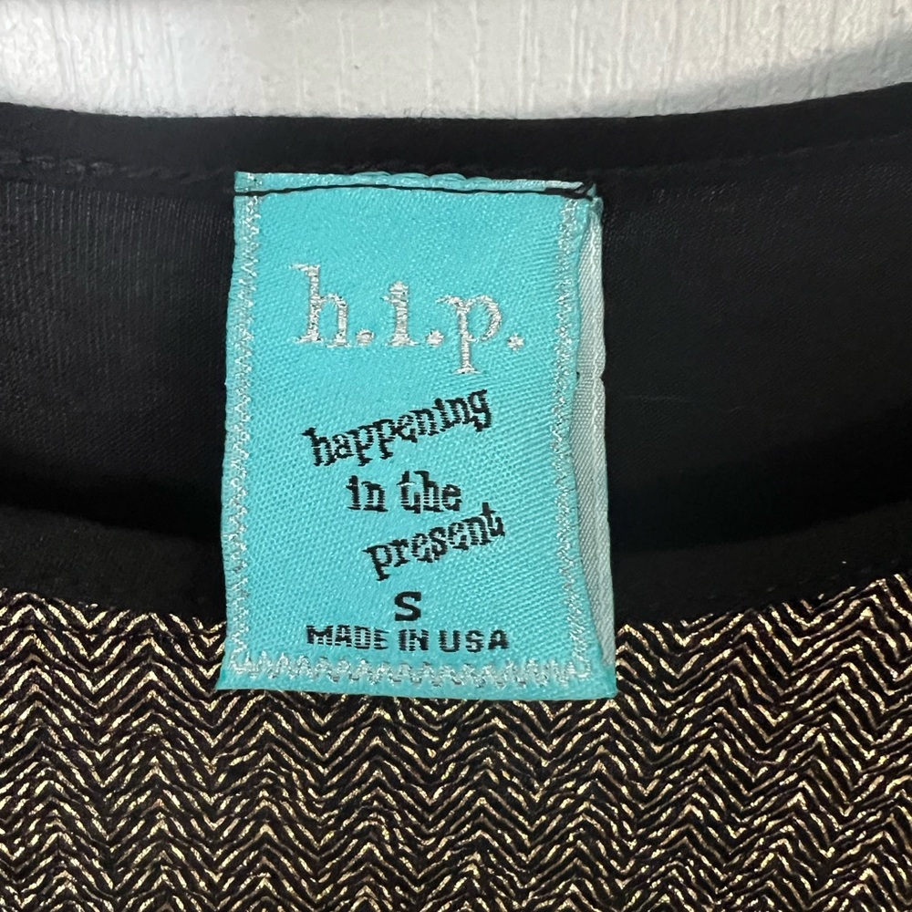 h.i.p. Black and Gold Short Sleeve Top - Picture 2 of 3